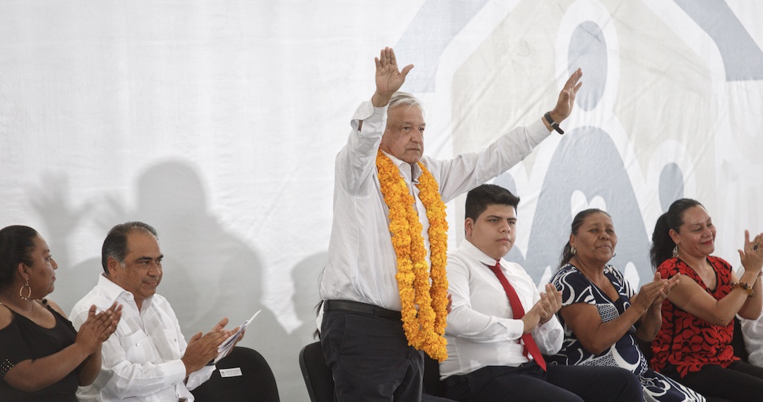 López Obrador ofrece protección a quienes colaboren en caso Iguala