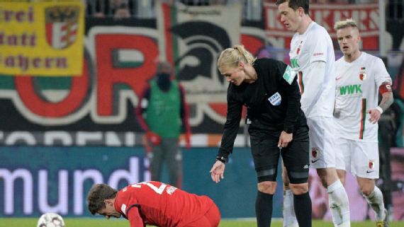 TV de Irán canceló transmisión del Augsburg-Bayern… ¡por mujer árbitro!