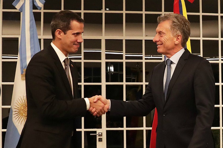El presidente de Argentina recibe a Juan Guaidó
