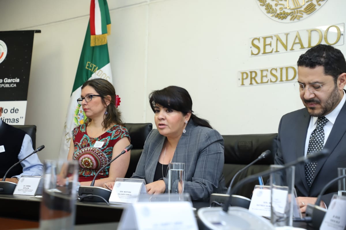 Nestora Salgado inaugura conversatorio “Nuevo Modelo de Atención a Víctimas” con organizaciones civiles