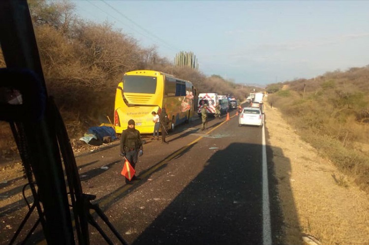 Al menos 10 muertos dejó un accidente carretero en Puebla