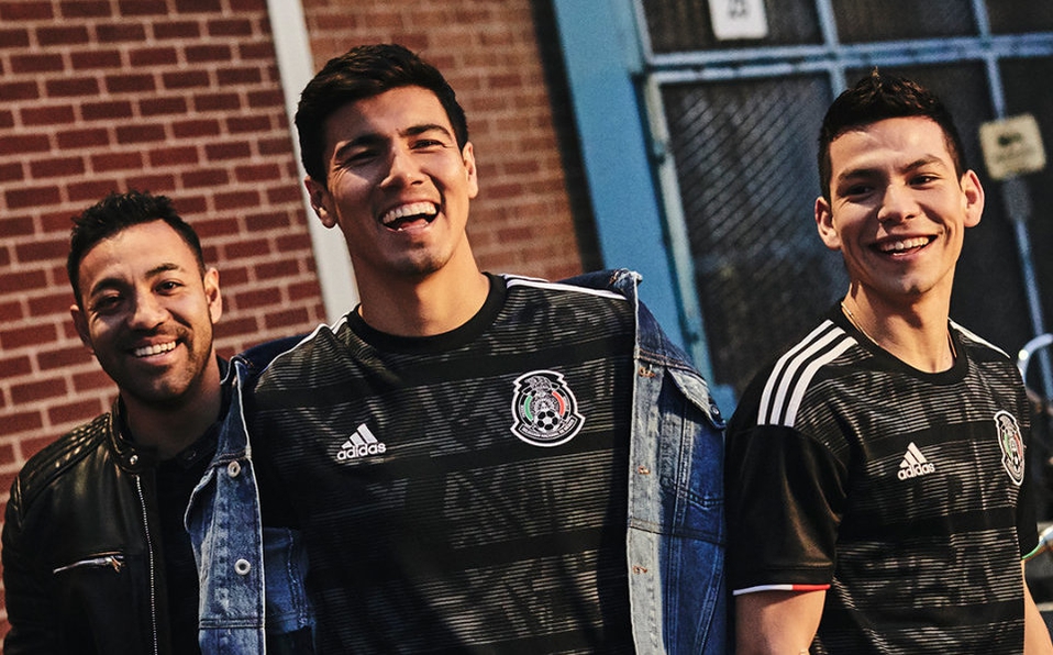 Jugadores ya lucen la nueva playera de México
