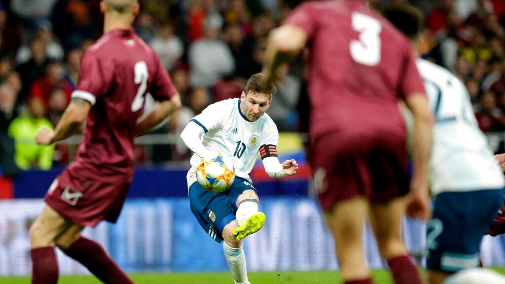 Venezuela vence 3-1 a Argentina con todo y Messi