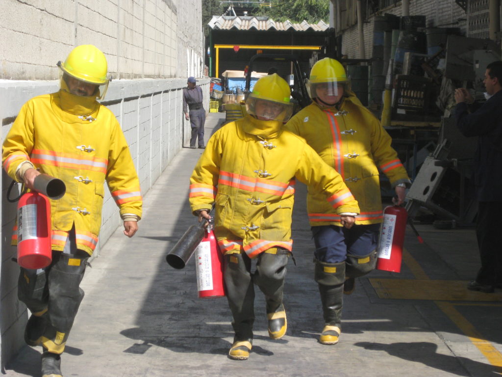 Capacitan a personal de Protección Civil en el control de incendios