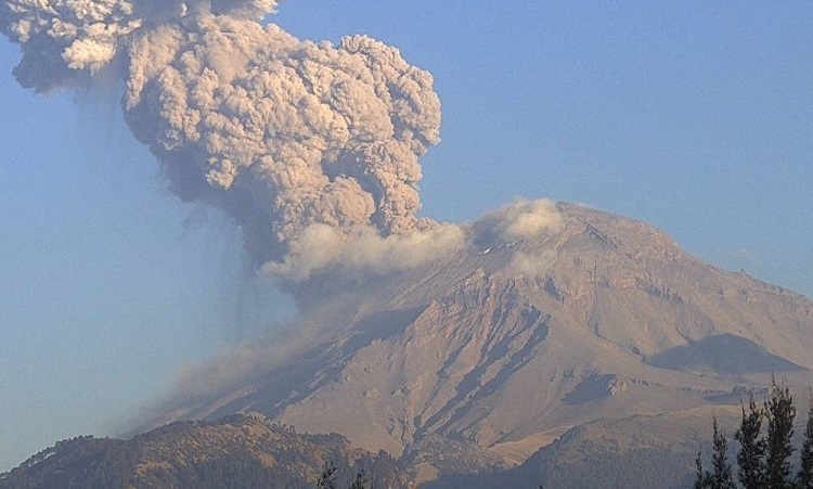 En Ixtapaluca se alistan para albergar a 7 mil personas en caso de contingencia por el Popocatépetl