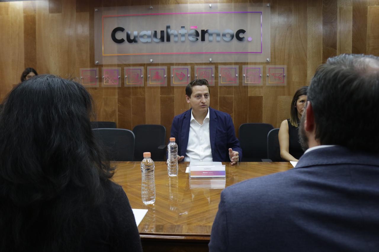 Entrega Néstor Núñez permisos para combatir la corrupción y favorecer la transparencia