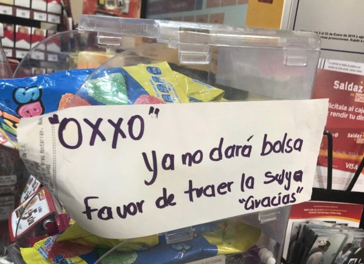 Oxxo se despide de las bolsas de plástico