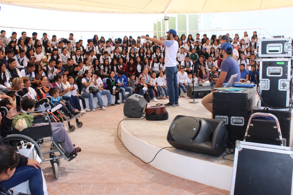 Estudiantes llenan las instalaciones de la FILC 2019