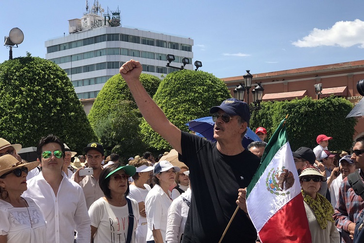 Ex presidente Fox encabeza marcha contra AMLO en Guanajuato