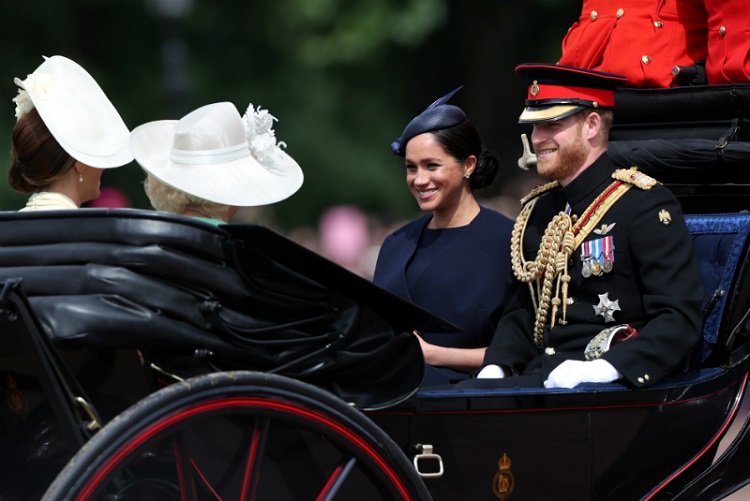 Meghan Markle reaparece en desfile de homenaje a la reina Isabel tras dar a luz