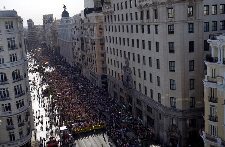 Protestan en Madrid luego de que se aprobó uso de autos contaminantes