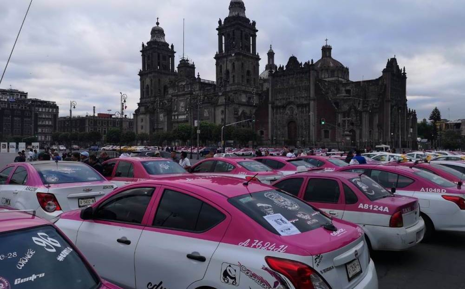 taxistas-cerraron-circulacion-inmediaciones-zocalo_
