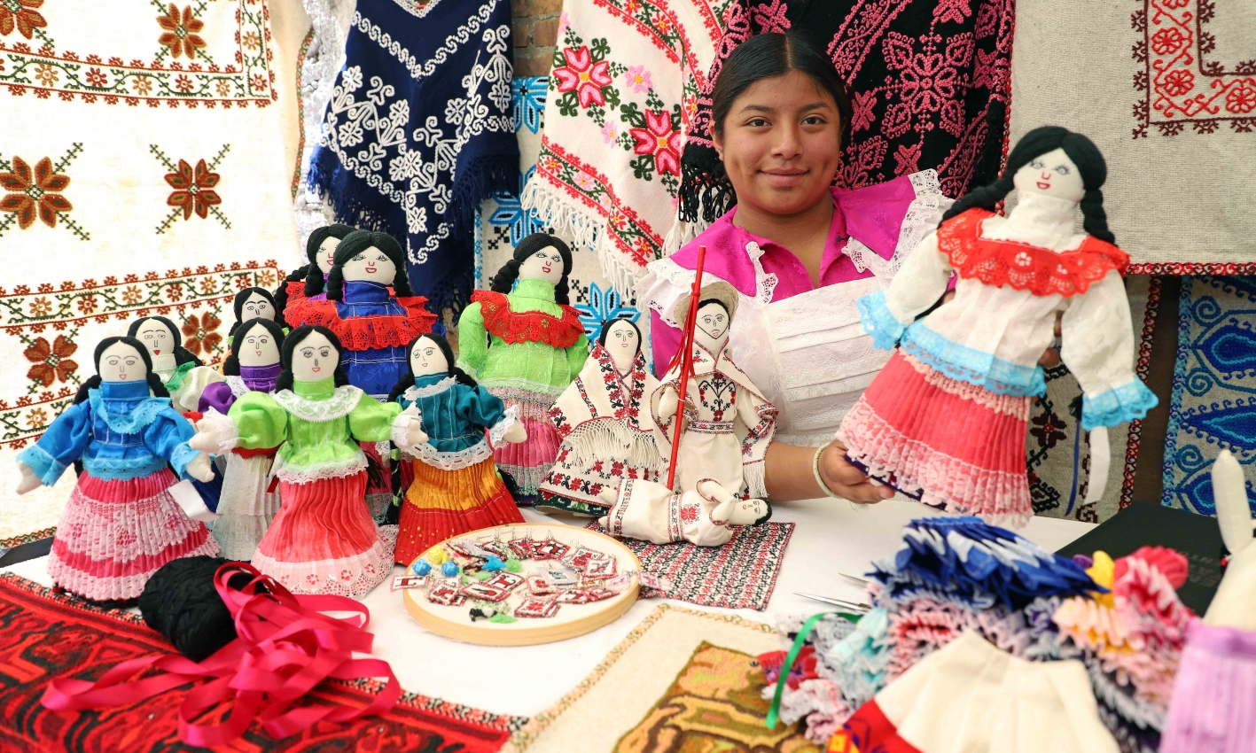 Promueve joven mazahua sus raíces culturales mediante el Premio Estatal de la Juventud