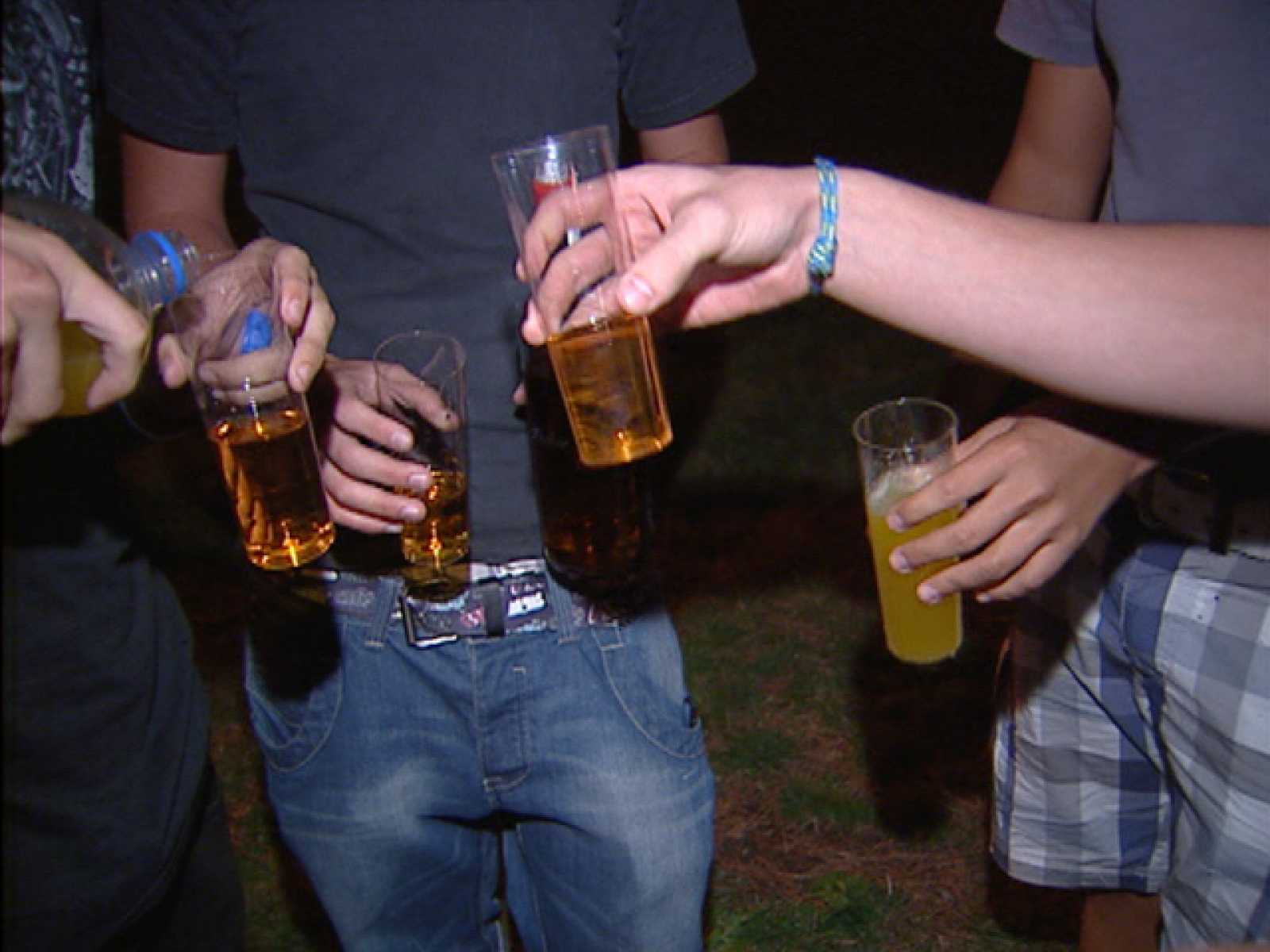 Crece alcoholismo entre jóvenes: diputados