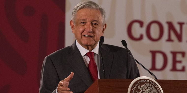 Si por mí fuera quitaría al Ejército y México sería pacifista: AMLO