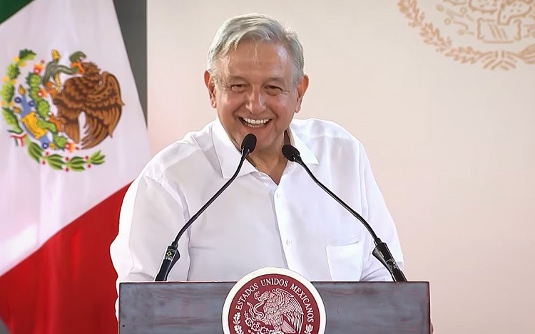Lopéz Obrador continúa gira por la Huasteca Potosina