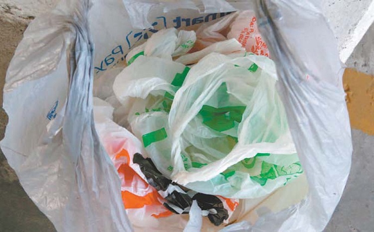 Panamá, primer país centroamericano en prohibir bolsas de plástico
