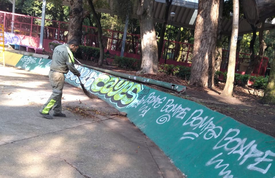 Embellecen espacios públicos en Alcaldía Cuauhtémoc