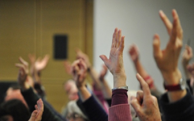 ÍNDICE POLÍTICO: Para gobernar no se puede confiar sólo en la mano alzada