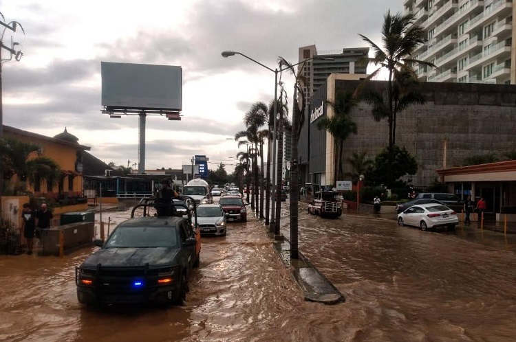 Sedena activa Plan DN-III en Mazatlán tras fuertes lluvias