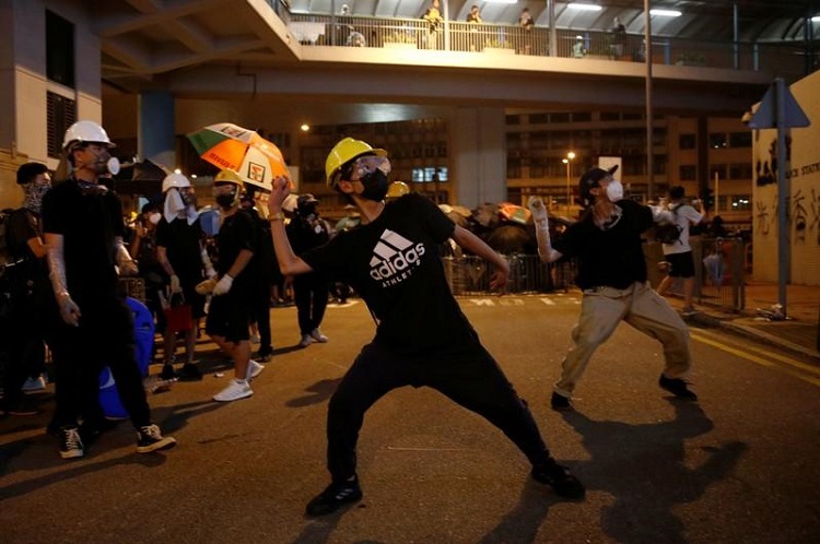 Persisten protestas por ley de extradición en Hong Kong