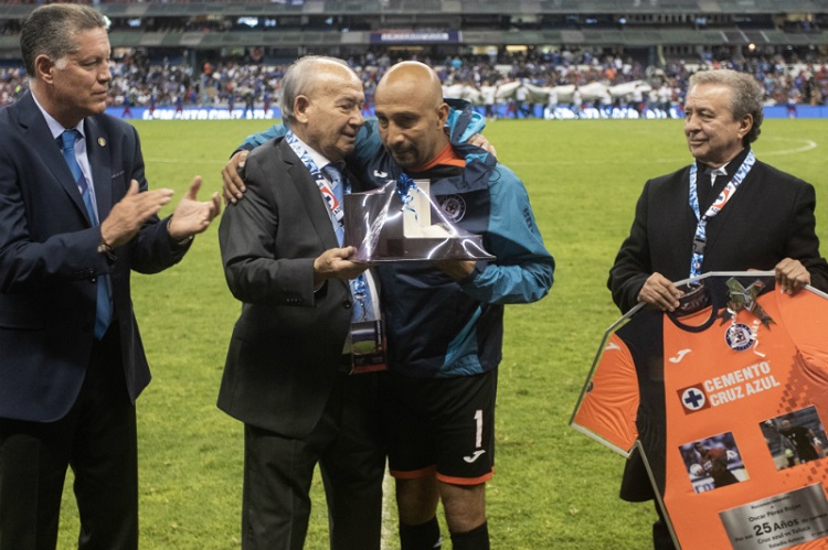 Despiden a Conejo Pérez con homenaje