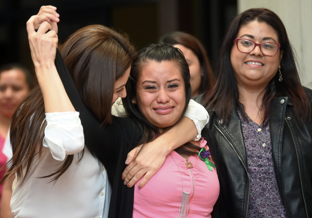 ¡Evelyn salió libre y ya es símbolo de la lucha contra las leyes antiaborto de El Salvador!