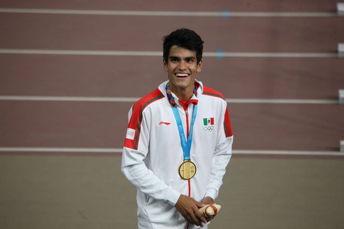 José Carlos Villarreal, medalla de oro en los 1500 m de atletismo