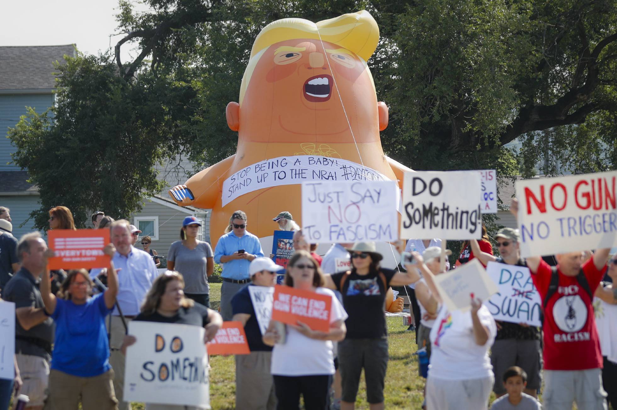 Entre protestas, Donald Trump visita Dayton, Ohio