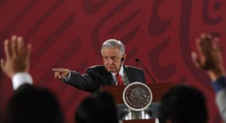 López Obrador regresará tiempos oficiales del Estado a concesionarios de radio y televisión