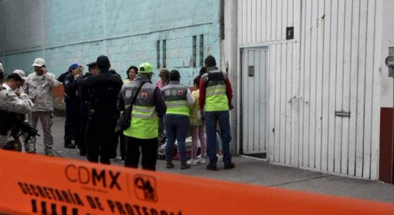 Suspenden inicio de clases en cuatro escuelas de Iztacalco por hallazgo de toma clandestina