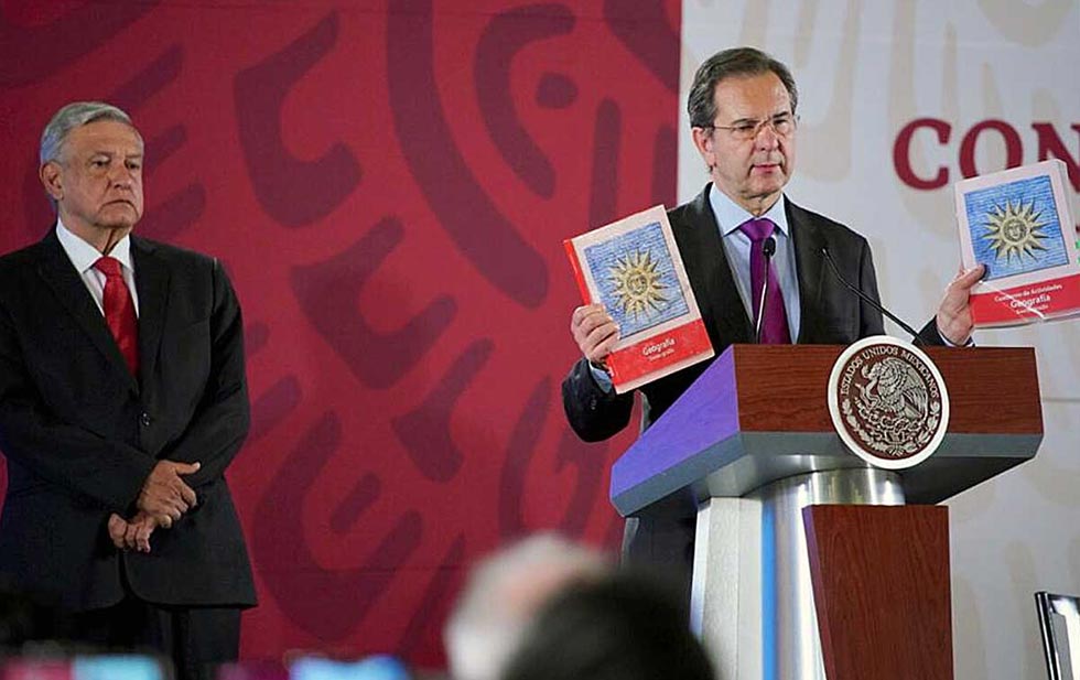 Libros de texto estarán a tiempo en las escuelas: López Obrador
