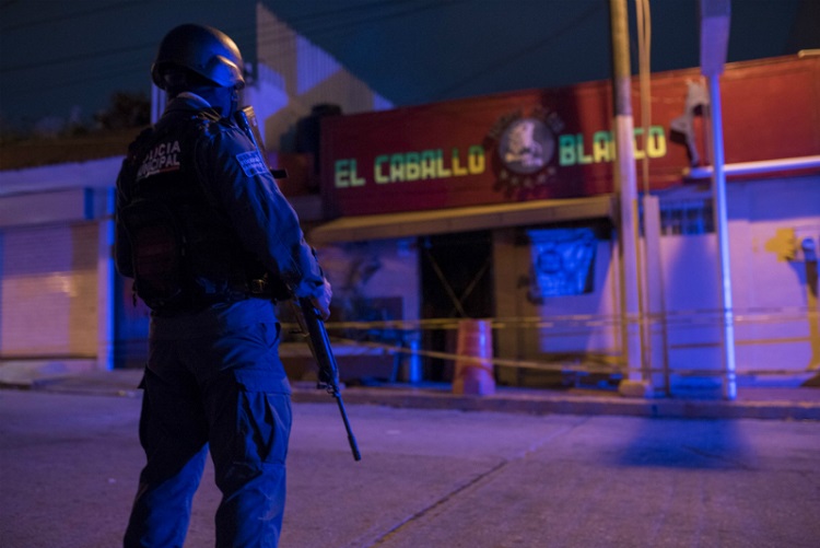 Suman 30 los muertos por tiroteo en bar de Coatzacoalcos