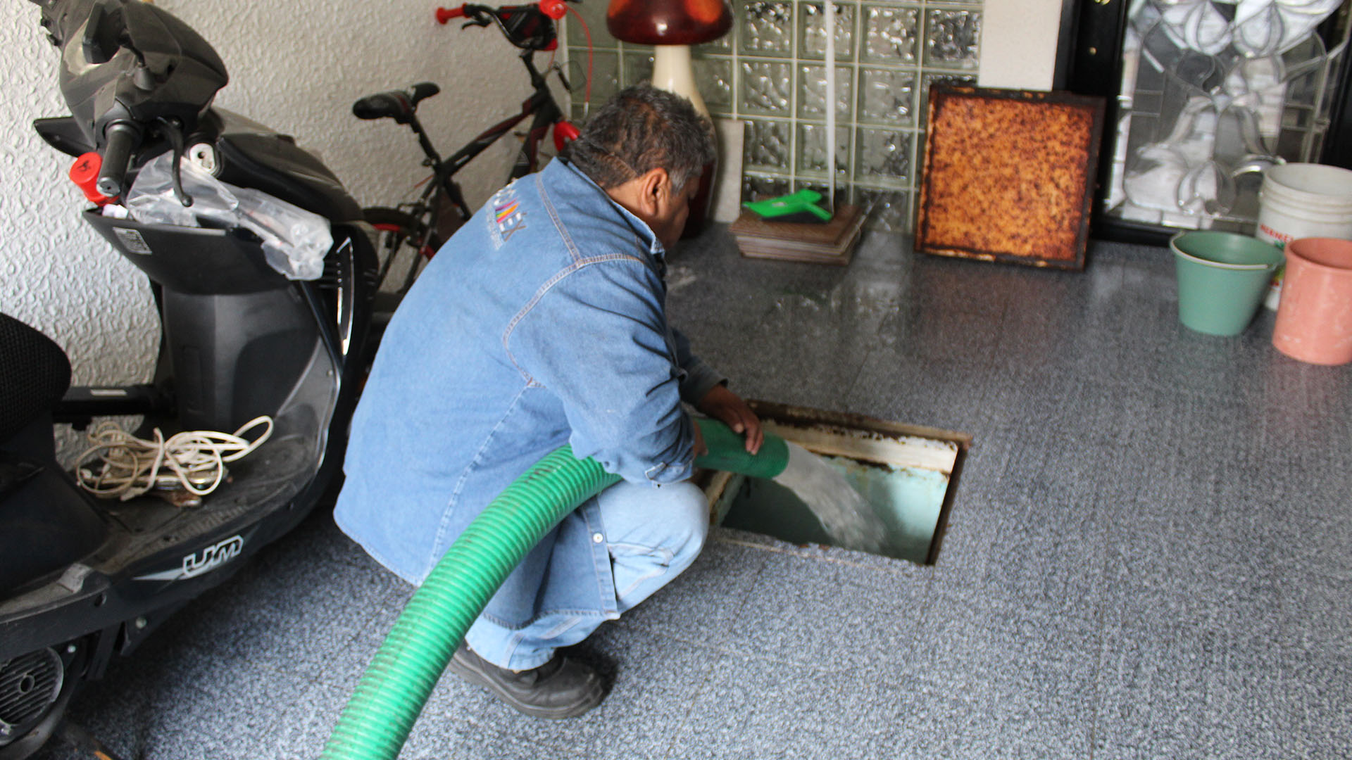 Concluye Grupo Tláloc trabajos de limpieza y desinfección de calles, viviendas y cisternas en Ecatepec