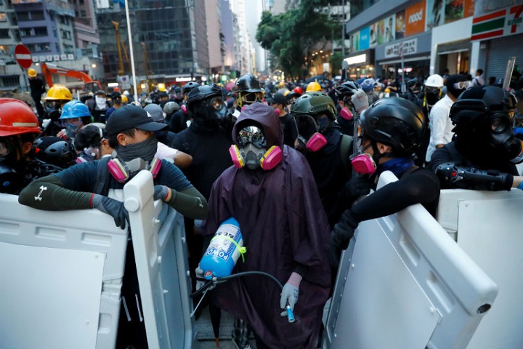 En protestas antigubernamentales piden a Trump “liberar” Hong Kong