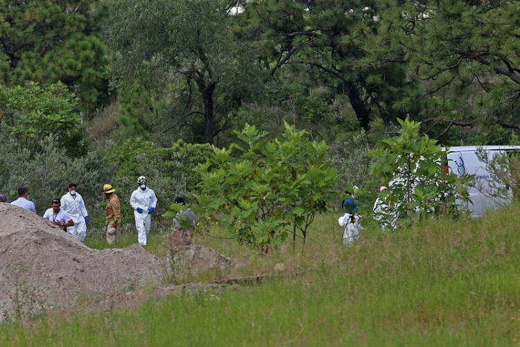 Ascienden a 44 el número de cuerpos hallados en fosa clandestina de Zapopan