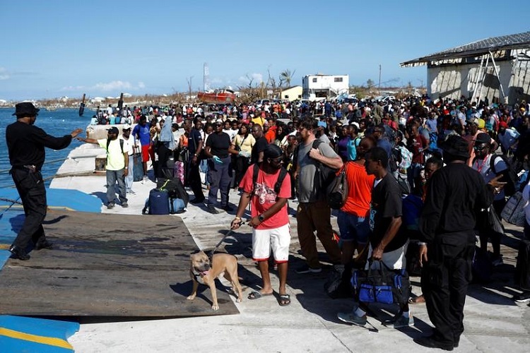 Más ayuda llega a Bahamas mientras se teme una “asombrosa” cantidad de muertos
