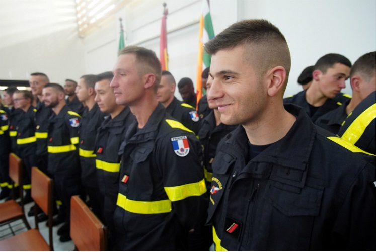 Bolivia recibe asistencia de Francia en combate contra incendios