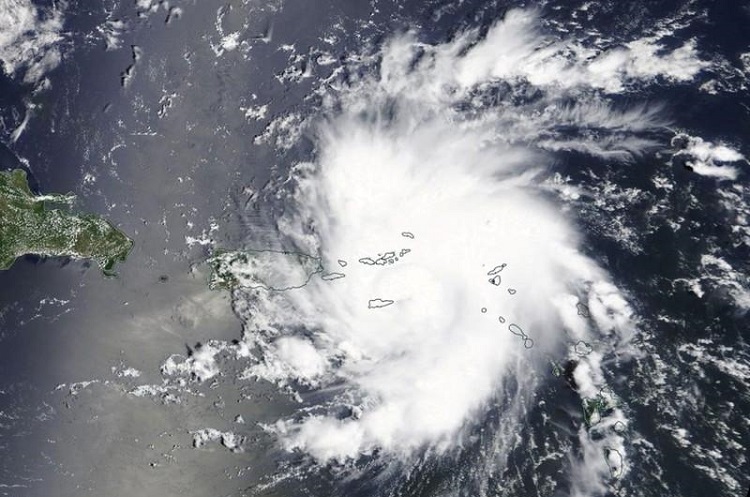 Huracán Dorian toca tierra en las Bahamas; evacuan partes de Florida