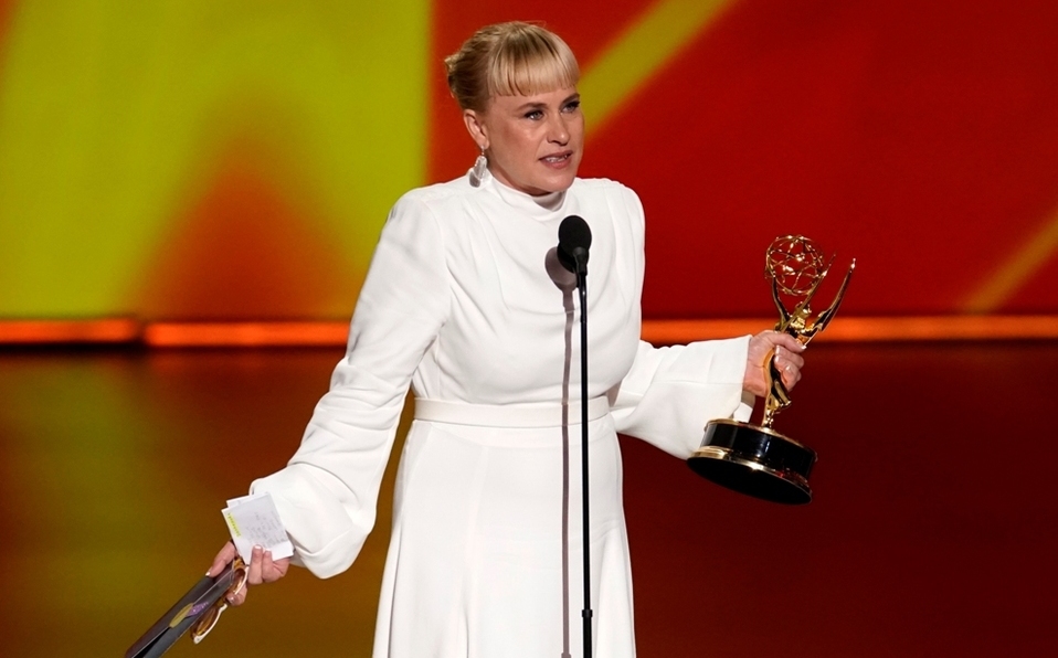 Patricia Arquette, ganadora Emmys 2019,dedica mensaje a su hermana trans fallecida