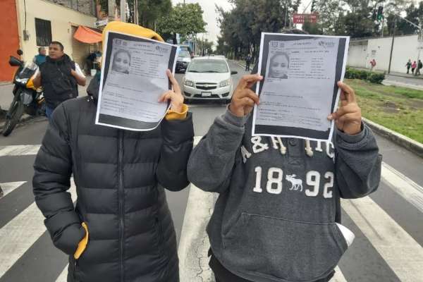 Payasos habrían secuestrado a dos jóvenes en Iztapalapa