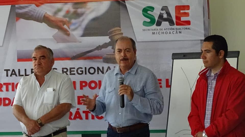LA COLUMNA: Víctor Silva mejor posicionado al interior de los partidos para la gubernatura