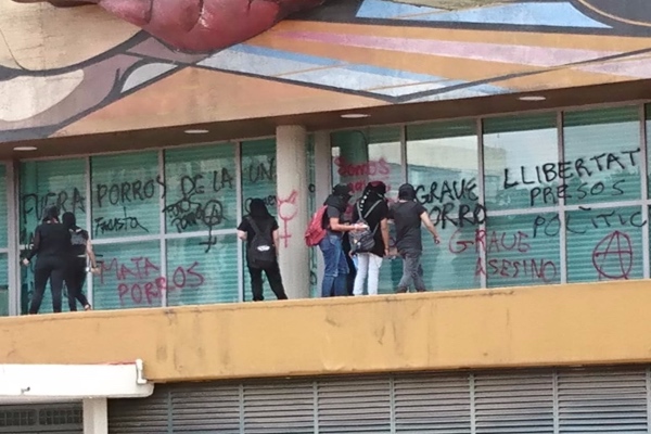 UNAM condena actos vandálicos en Rectoría