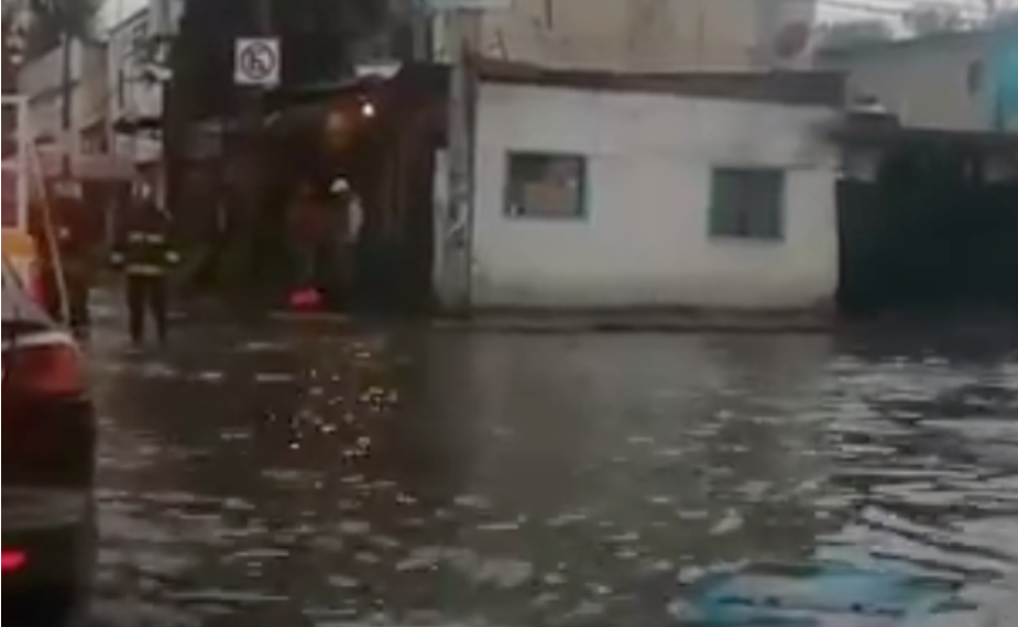 Lluvia en la CDMX provoca severos encharcamientos en Xochimilco