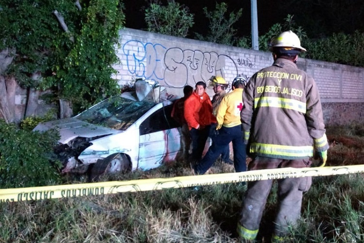 Accidente carretero en Tonalá deja tres jóvenes muertos