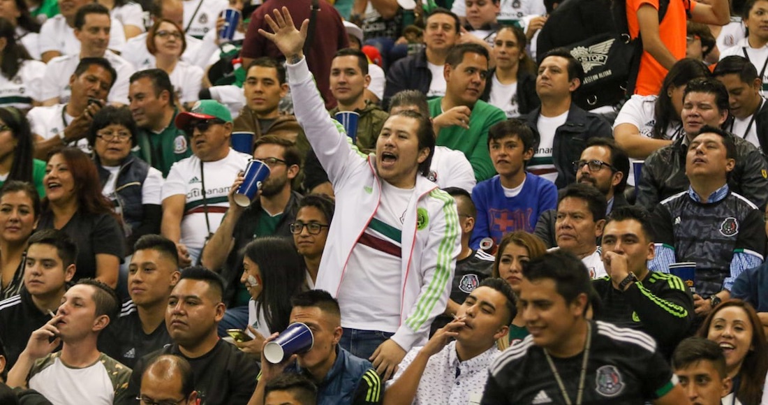 Eeee…xpulsados: al menos 30 aficionados son sacados del Azteca por grito homofóbico