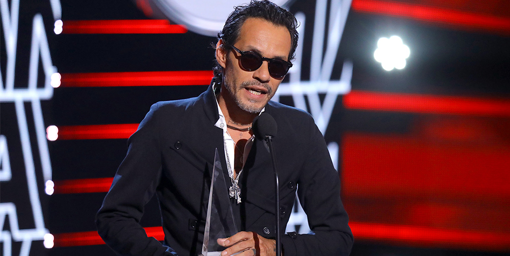 Marc Anthony homenajea a José José en los Latin American Music Awards