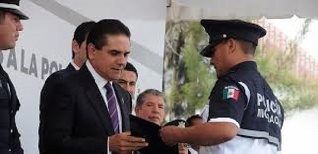 LA COLUMNA: Mientras Silvano combate a la delincuencia, López Obrador lo hace con discursos morales y frívolos.