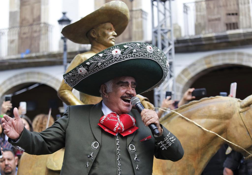 Vicente Fernández se disculpa con la comunidad LGBT+