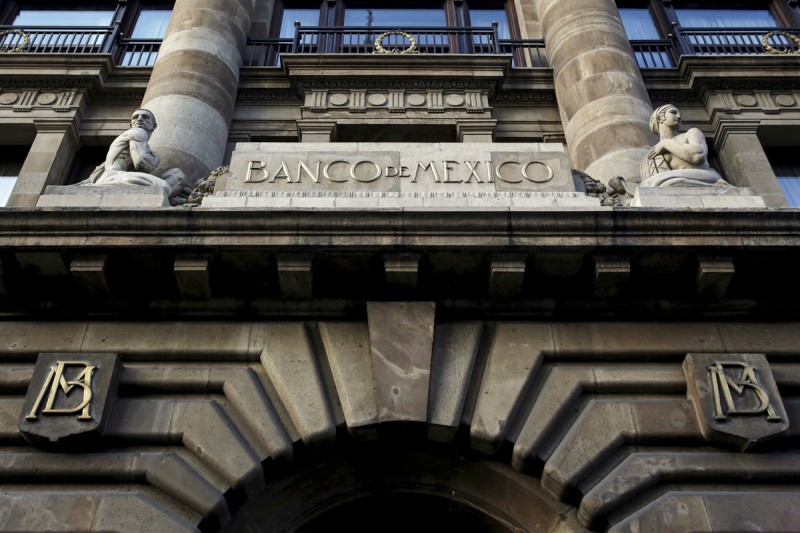Banxico prevé caída de hasta 8.8% en la economía mexicana
